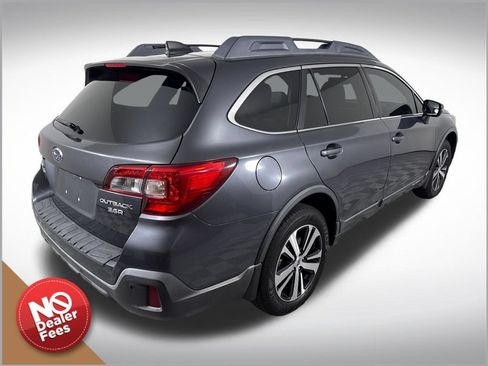 Used 2018 Subaru Outback 3.6R Limited AWD/4WD image 3