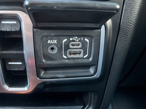 Used 2023 Jeep Gladiator Sport image 31