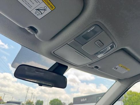 Certified 2025 Kia Soul LX w/ LX Technology Package FWD image 25