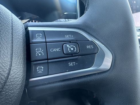 Used 2024 Jeep Compass Limited image 36