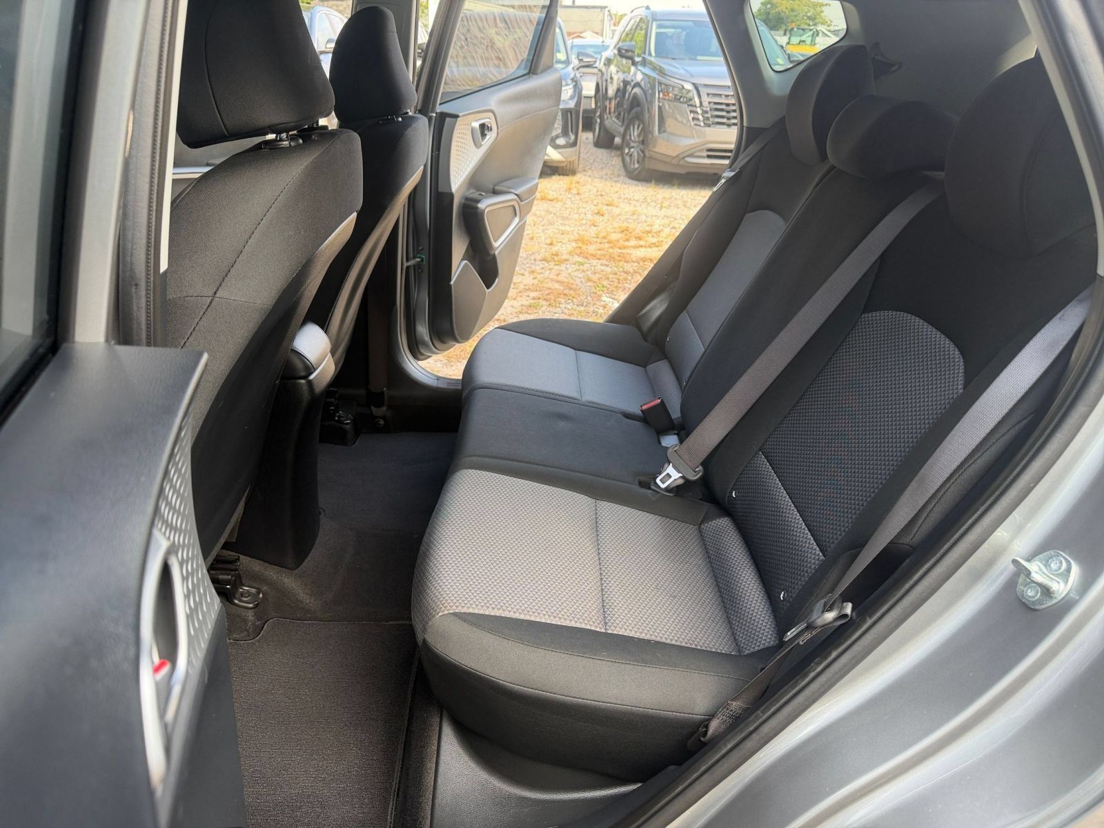 Used 2025 Kia Soul LX w/ LX Technology Package FWD image 37