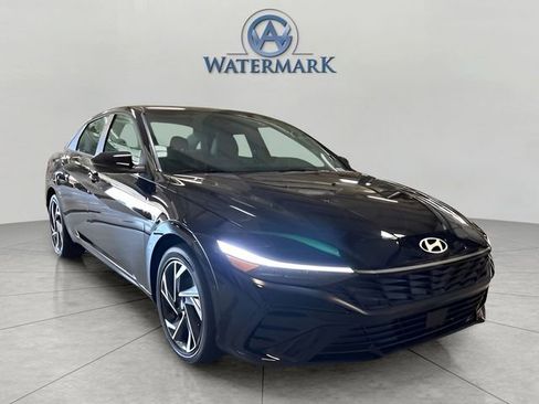 New 2025 Hyundai Elantra Limited image 5