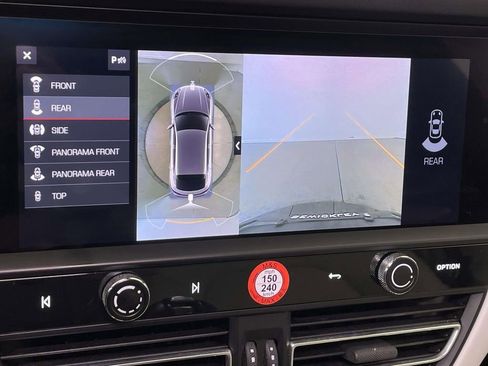 Certified 2023 Porsche Macan S image 32