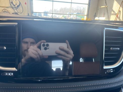 New 2026 Chrysler Pacifica Pinnacle AWD/4WD image 18