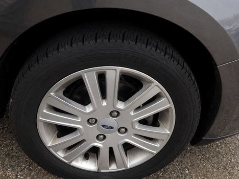 Used 2010 Ford Focus SEL FWD image 30