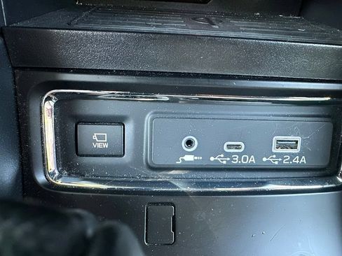 Used 2023 Subaru Ascent Limited w/ Technology Package AWD/4WD image 24