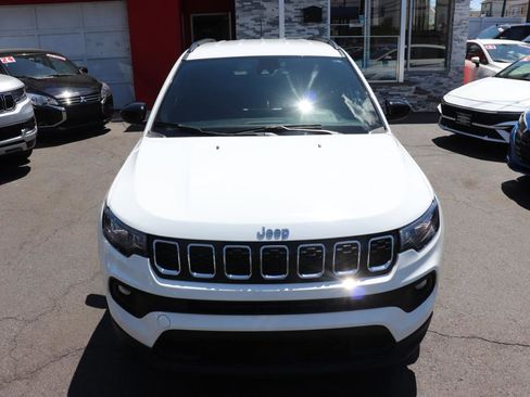 Used 2024 Jeep Compass Latitude AWD/4WD image 9