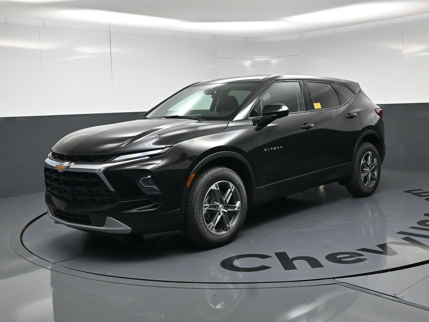 Used 2026 Chevrolet Blazer LT FWD image 5