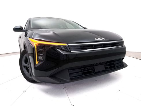 Certified 2025 Kia K4 FWD image 5