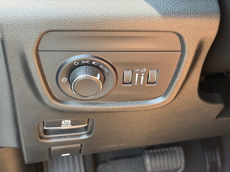 Used 2024 Jeep Grand Cherokee L Altitude AWD/4WD image 26
