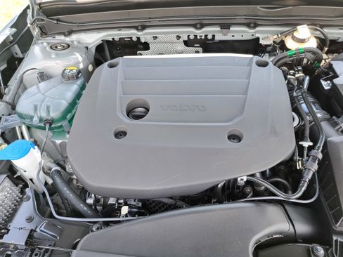 New 2026 Volvo XC40 B5 Plus w/ Protection Package Premier image 9