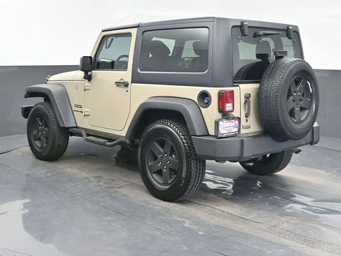 Used 2018 Jeep Wrangler Sport image 3