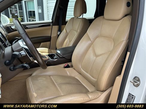 Used 2015 Porsche Cayenne S image 47