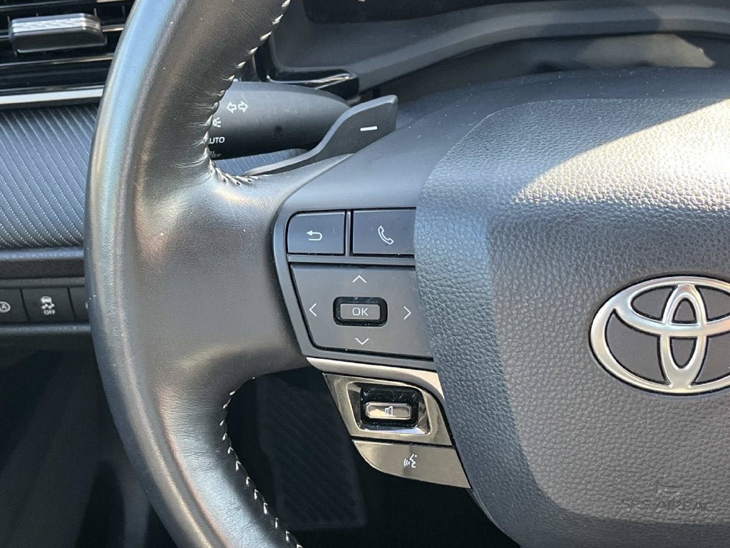 Used 2025 Toyota Camry SE FWD image 15
