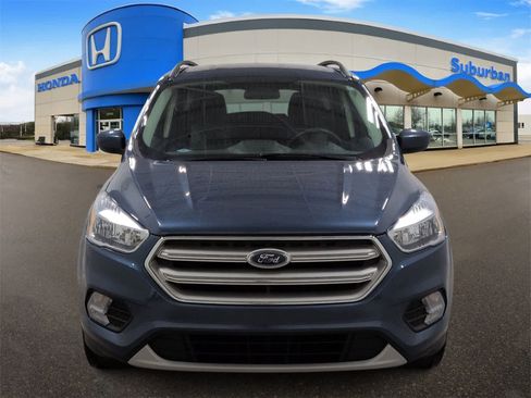 Used 2018 Ford Escape SE w/ SE Sync 3 Package image 3