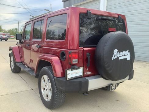 Used 2012 Jeep Wrangler Unlimited Sahara w/ Max Tow Pkg image 6
