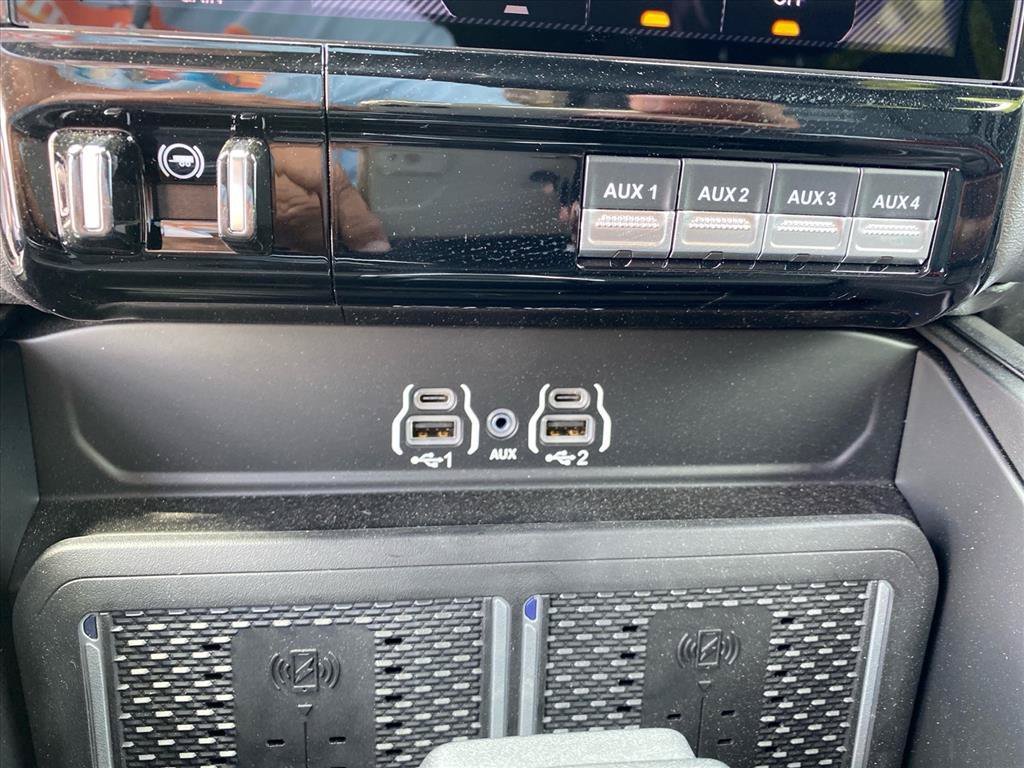New 2026 RAM 2500 Laramie AWD/4WD image 12
