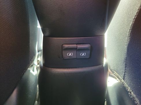 Used 2022 Nissan Versa SR w/ Trunk Package FWD image 10