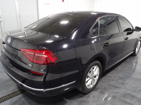 Used 2018 Volkswagen Passat 2.0T S image 4