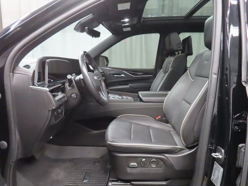 Used 2023 Cadillac Escalade ESV Sport image 9