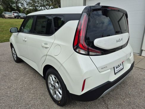 New 2025 Kia Soul S image 8