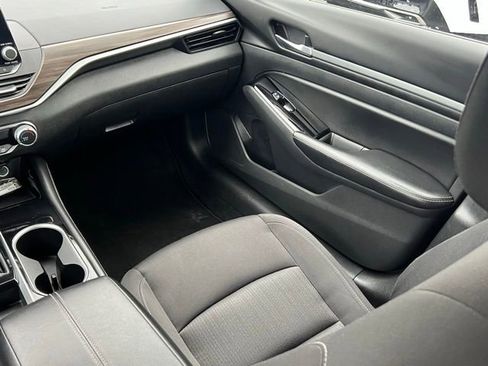 Used 2023 Nissan Altima 2.5 SV image 19