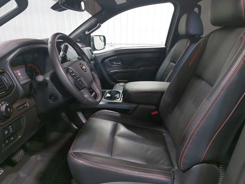 Used 2022 Nissan Titan PRO-4X w/ Pro-4x Convenience Package AWD/4WD image 13