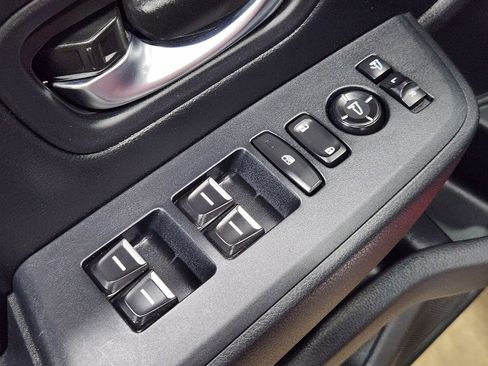 Used 2025 Honda Pilot TrailSport image 45