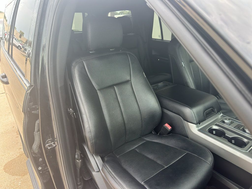 Used 2018 Ford Expedition XLT AWD/4WD image 26