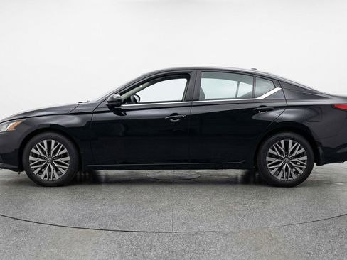 Used 2025 Nissan Altima 2.5 SV FWD image 5