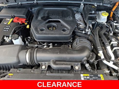 Used 2024 Jeep Wrangler High Altitude AWD/4WD image 28