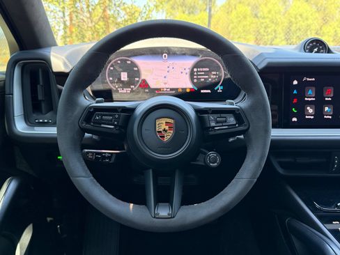 Certified 2024 Porsche Cayenne Coupe AWD/4WD image 16