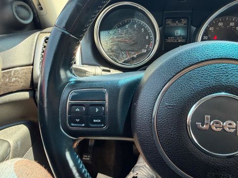Used 2011 Jeep Grand Cherokee Laredo AWD/4WD image 21