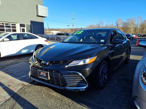 Certified 2023 Toyota Camry XLE image 3