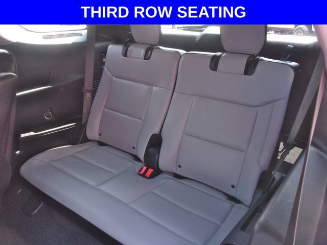 Used 2021 Ford Explorer XLT w/ Equipment Group 202A AWD/4WD image 3