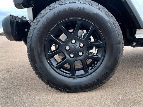 Used 2023 Jeep Gladiator Overland image 34