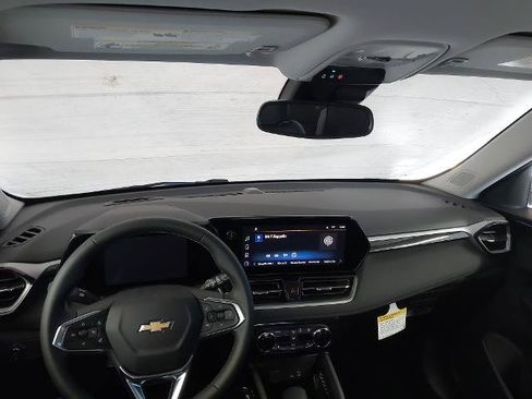 New 2026 Chevrolet TrailBlazer LT w/ Convenience Package FWD image 5