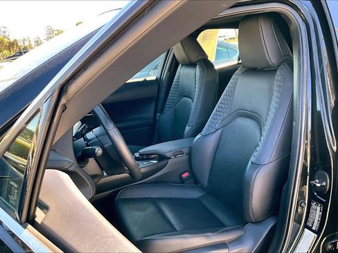 Used 2021 Lexus UX 200 w/ Premium Package FWD image 8