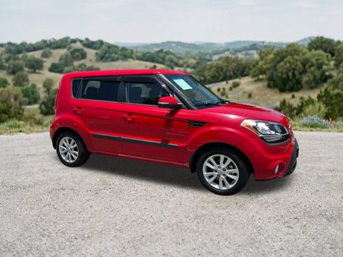 Used 2013 Kia Soul + w/ Audio Pkg FWD image 12