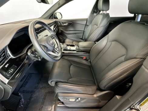 Used 2025 Audi Q8 Prestige image 19