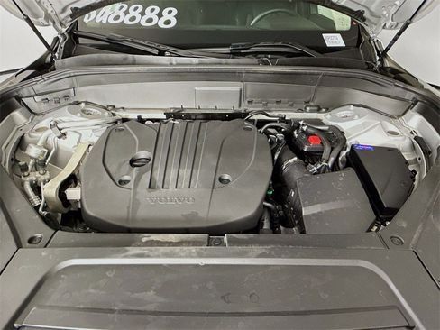 Certified 2025 Volvo XC90 B5 Core image 31