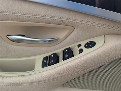 Used 2015 BMW 528i Sedan image 13
