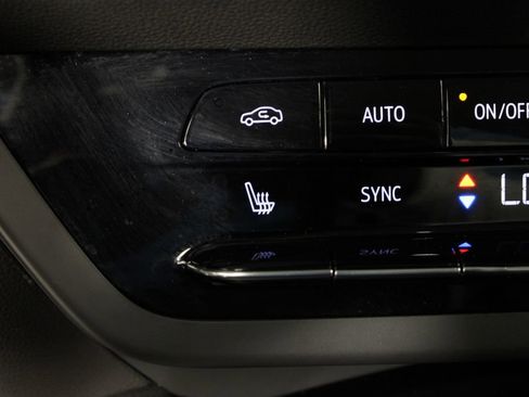 Used 2022 Buick Envision Essence w/ Sport Touring Package image 23