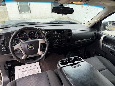 Used 2013 Chevrolet Silverado 2500 LT w/ Interior Plus Package AWD/4WD image 15
