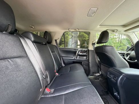 Used 2021 Toyota 4Runner Venture w/ Moonroof Package AWD/4WD image 25