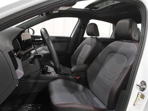 Used 2025 Volkswagen Jetta GLI Autobahn image 5