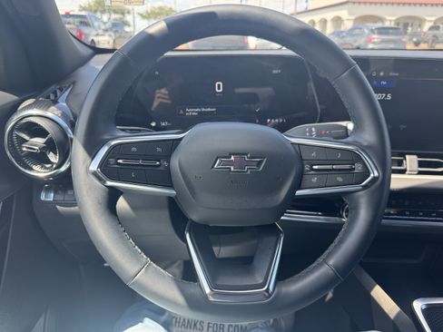 Used 2025 Chevrolet Equinox LT w/ Midnight Edition FWD image 8