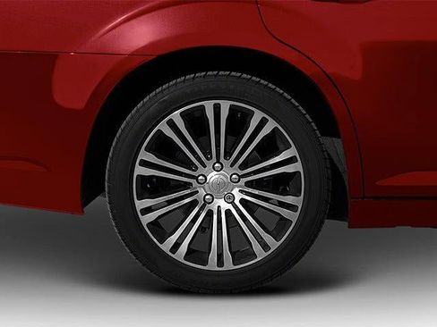 Used 2013 Chrysler 300 S image 11