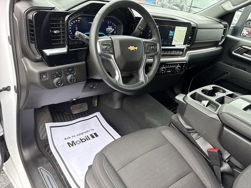 Used 2025 Chevrolet Silverado 2500 LT w/ Convenience Package image 13