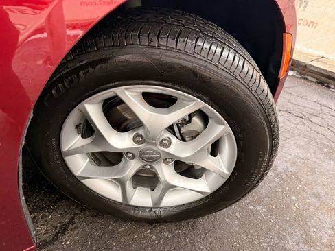 Used 2020 Chrysler Pacifica Touring-L image 48